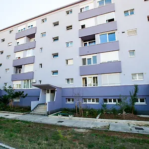 Apartament Little Violet - Balcony & Free Parking, Zadar